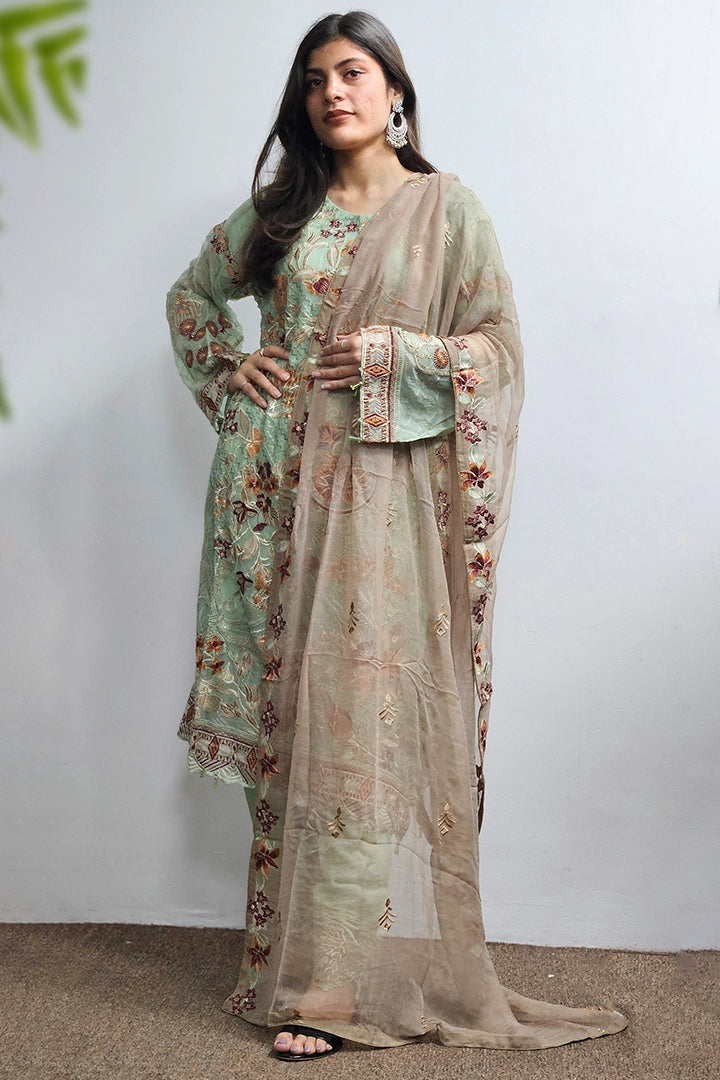 Pakistani Salwar Kameez With Organza Dupatta