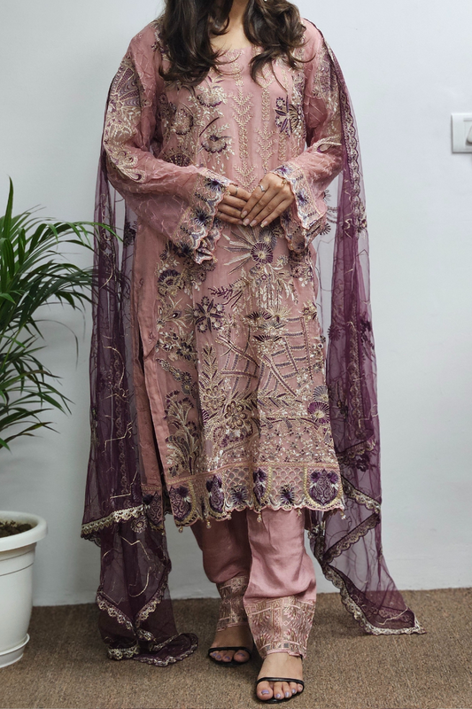 Pakistani Dusty Pink Heavy Dupatta Suit